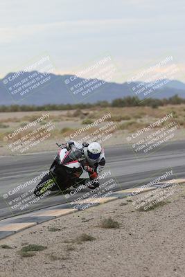 media/Sep-21-2025-Race Pace (Sun) [[98bf33ef95]]/Verified/5-Turn 15 Inside (930am)/